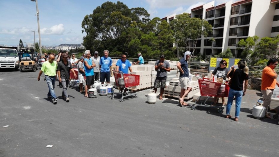 dan hawaii vet sach do truoc ngay sieu bao lane do bo