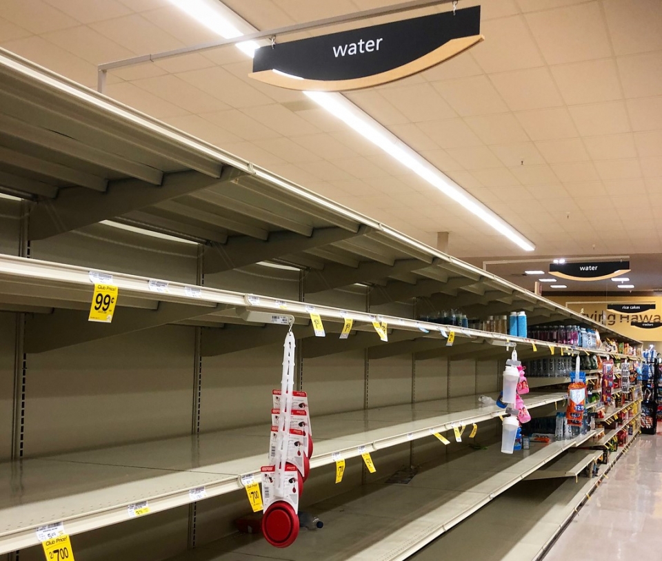 dan hawaii vet sach do truoc ngay sieu bao lane do bo