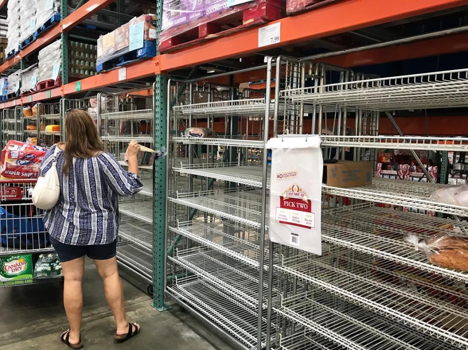 dan hawaii vet sach do truoc ngay sieu bao lane do bo