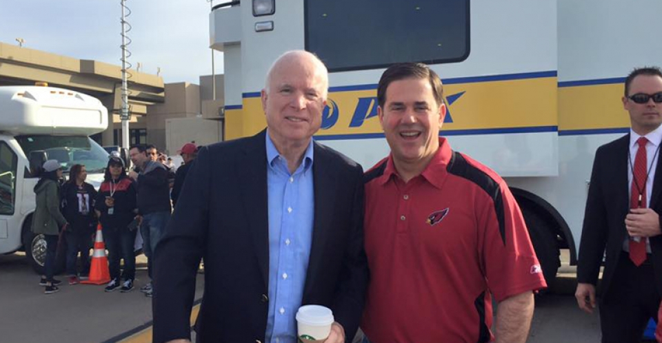 my thong doc bang arizona se chi dinh nguoi ke nhiem thuong nghi si john mccain