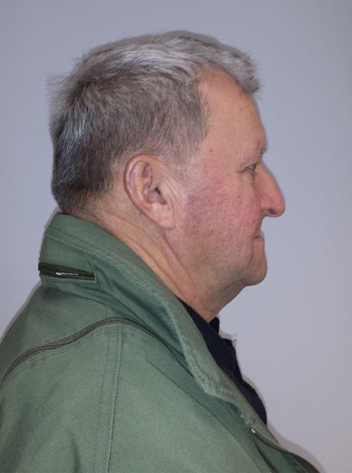 nguoi dan ong bac trang ca dau chi sau mot dem