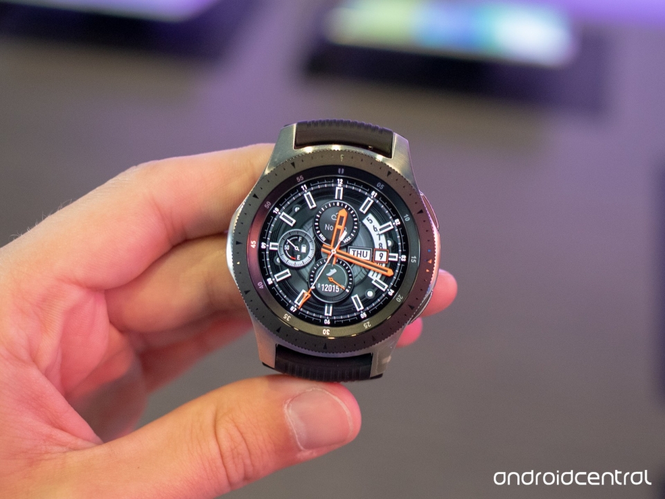 samsung bat dau mo ban dong ho thong minh galaxy watch