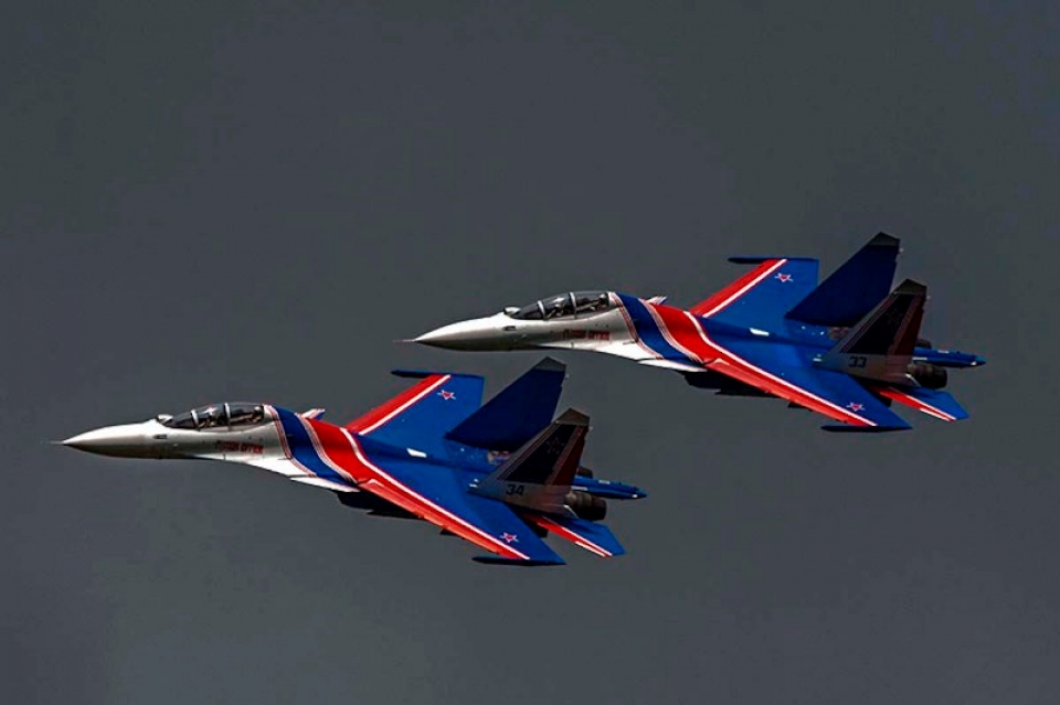 Tiêm kích MiG-29 bay đội hình bậc thang trên bầu trời ngoại ô Moscow tiem kich mig 29 bay doi hinh bac thang tren bau troi ngoai o moscow