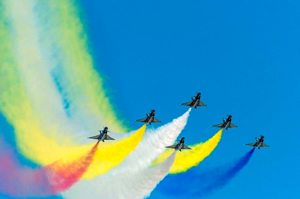 Tiêm kích MiG-29 bay đội hình bậc thang trên bầu trời ngoại ô Moscow tiem kich mig 29 bay doi hinh bac thang tren bau troi ngoai o moscow