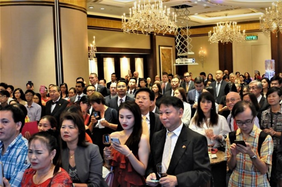 trang trong le ky niem 73 nam quoc khanh viet nam tai hong kong