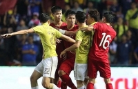 mua nhu trut nuoc tren san thammasat truoc gio dien ra tran viet nam thai lan