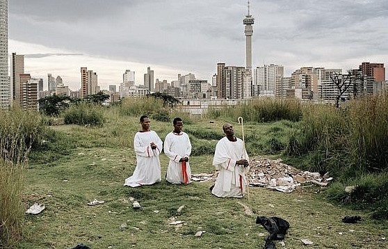 Đưa tác phẩm của nghệ sĩ châu Phi lên vũ trụ cùng thông điệp bảo vệ môi trường