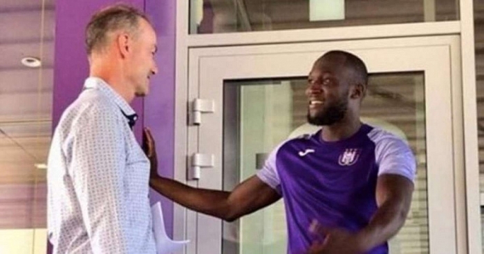 vo ky luat lukaku nhan an phat nang ne tu mu