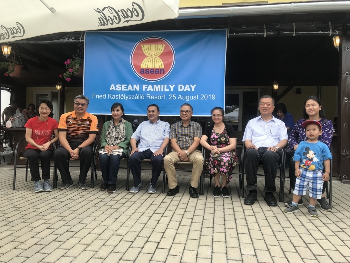 dai su quan viet nam tai hungary chu tri to chuc ngay gia dinh asean asean family day 2019