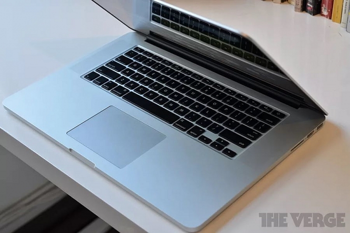 nhieu hang hang khong cam tiet macbook pro