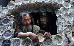 Trang trí nhà bằng 10.000 đĩa cổ, người đàn ông Việt lên báo nước ngoài