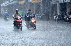 Dự báo thời tiết đêm nay và ngày mai (5-6/8): Thời tiết cả nước duy trì có mây và mưa; Nam Trung Bộ ngày nắng