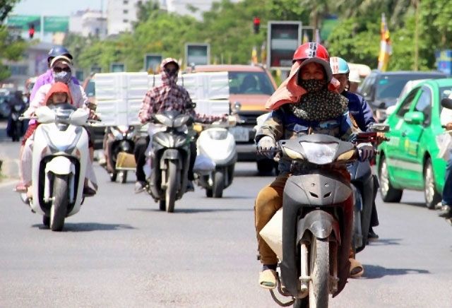 du bao thoi tiet ngay va dem nay 118 ca nuoc chieu toi mua dong rai rac bac trung bo nang nong tren 38 do c bao tren dong