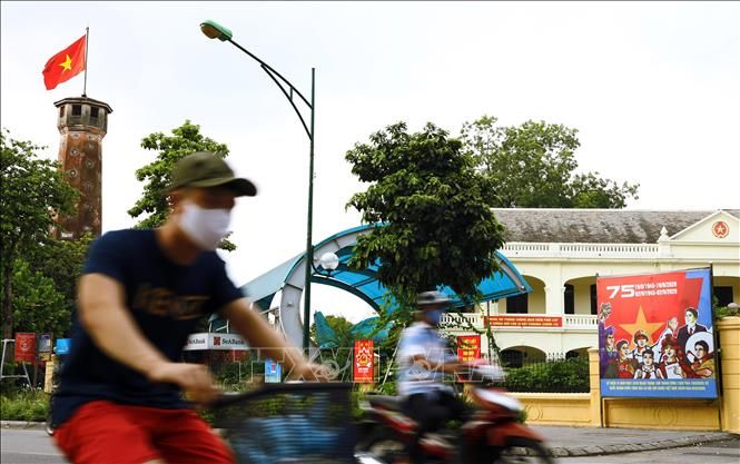 ha noi diu dang trong nang vang dau thu