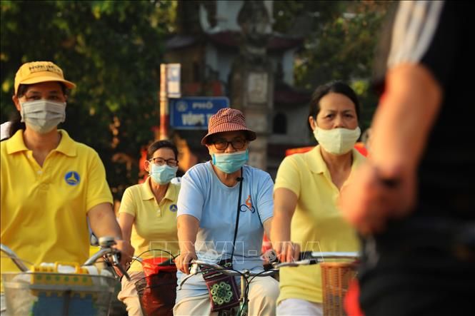 ha noi diu dang trong nang vang dau thu