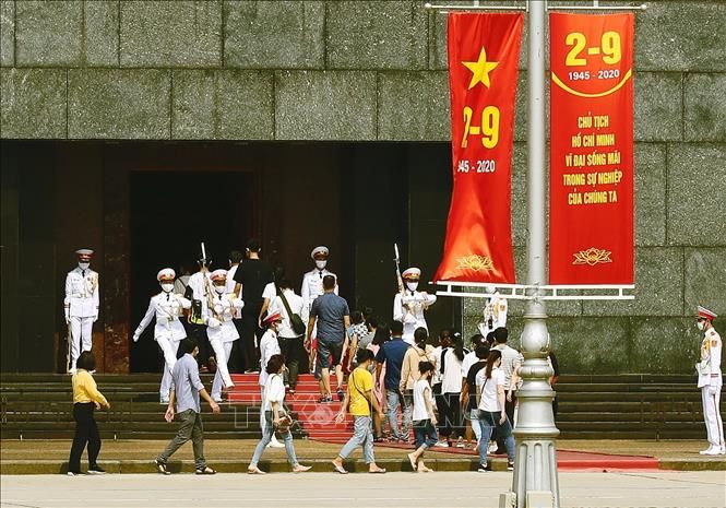 ha noi diu dang trong nang vang dau thu