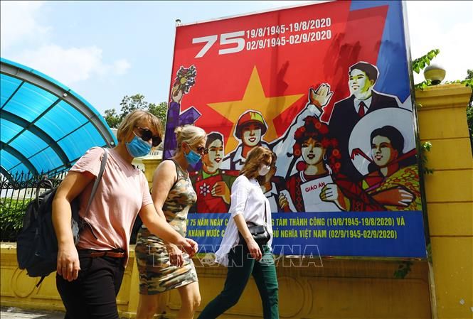 ha noi diu dang trong nang vang dau thu