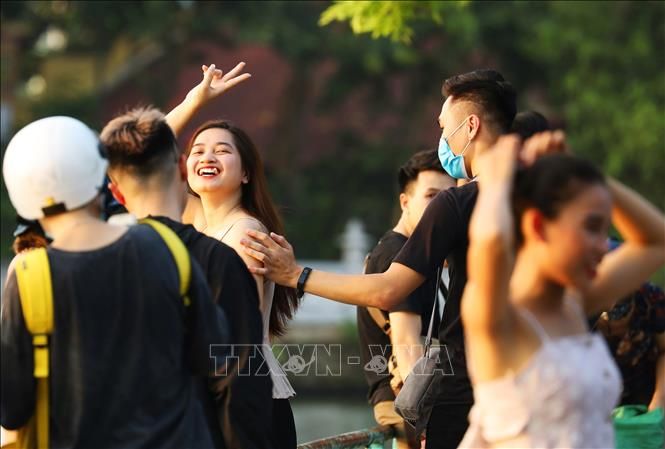 ha noi diu dang trong nang vang dau thu