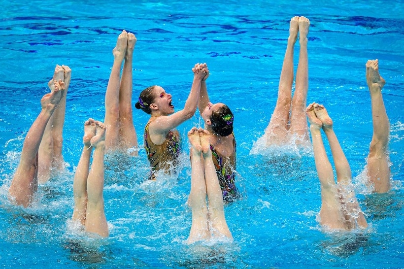 Xem các nữ VĐV xinh đẹp 'khiêu vũ' dưới nước tại Olympic Tokyo