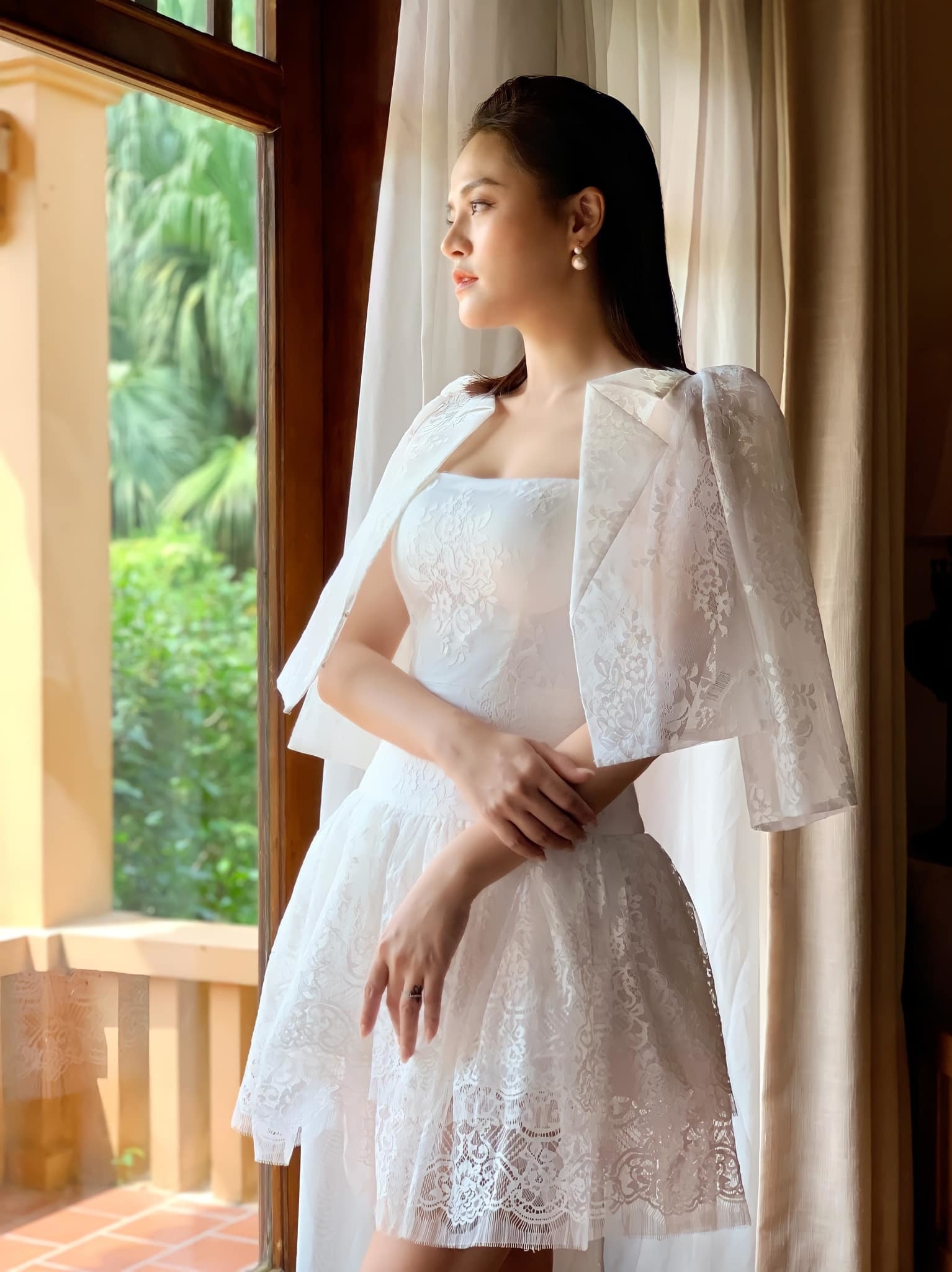 Thời trang đời tường quyến rũ hơn hẳn trong Hương vị tình thân của Thu Quỳnh