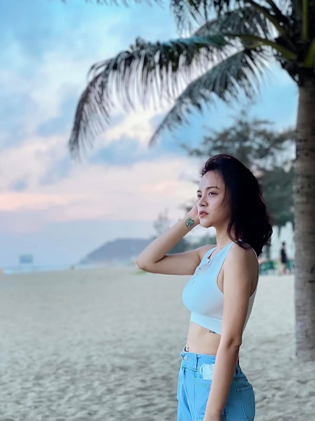 Thời trang đời tường quyến rũ hơn hẳn trong Hương vị tình thân của Thu Quỳnh