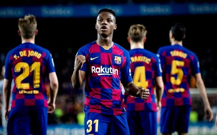 Chuyển nhượng cầu thủ: Tottenham giữ Harry Kane thêm 1 mùa; Pogba được tin ở lại MU; Barca cần chân sút sau khi Messi rời đi