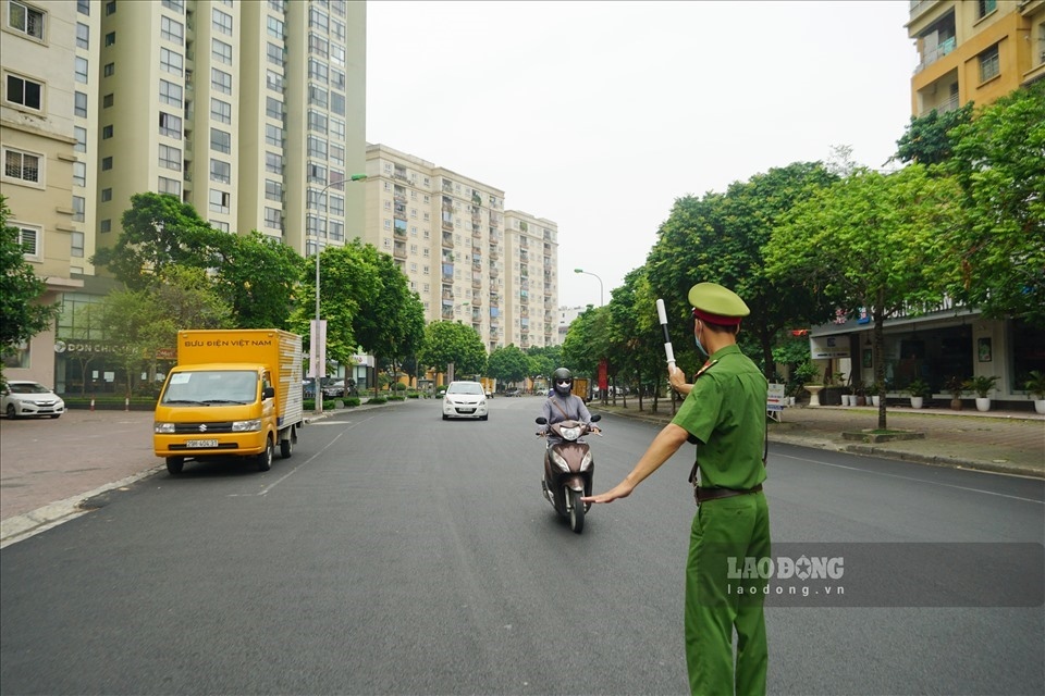 Sáng 17/8, Hà Nội thông báo có 17 ca mắc Covid-19 mới, 3 trường hợp phát hiện ngoài cộng đồng