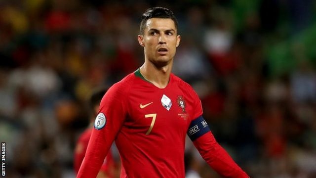 Chuyển nhượng cầu thủ: Ronaldo khó tìm điểm đến;