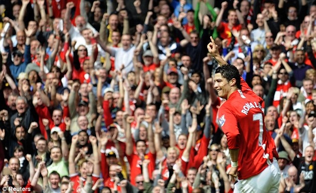 Ronaldo đến Man City: HLV Solskjaer không tin, fan MU mong đừng 'tàn nhẫn' thế