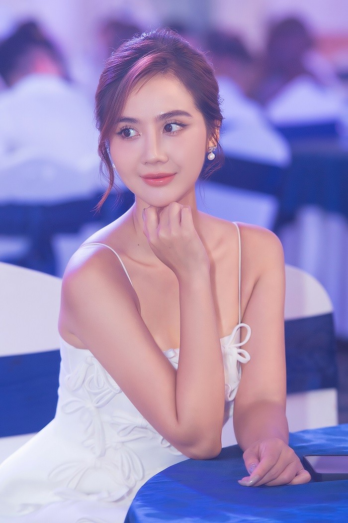 Nữ diễn viên nói cô thấy biết ơn những người đã luôn ở bên hỗ trợ, ủng hộ mình trong một năm qua.