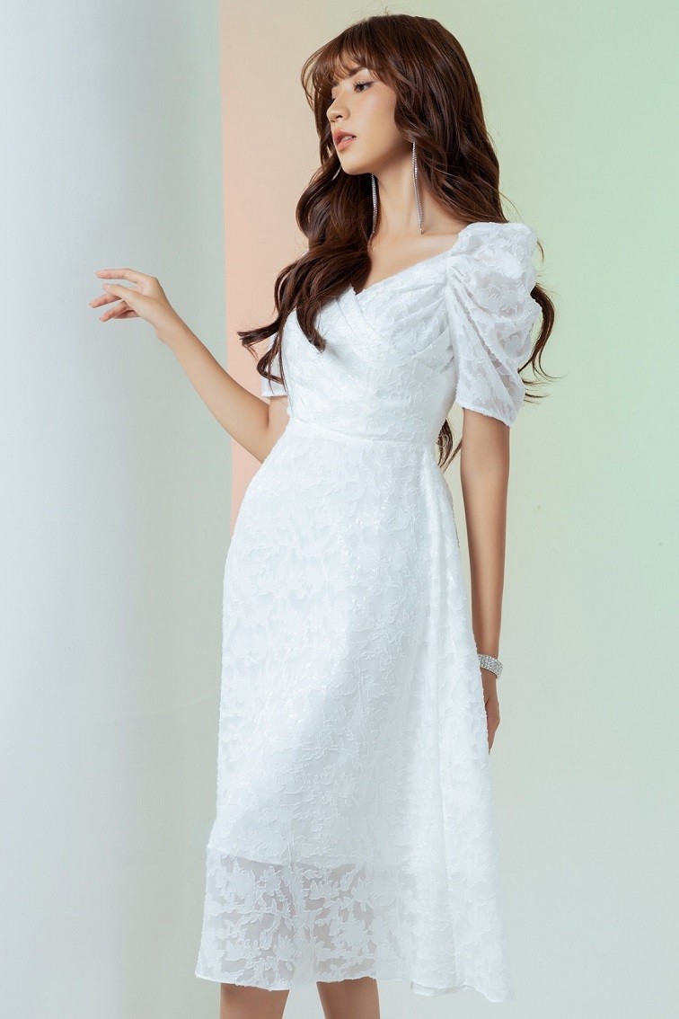 Thương ngày nắng về: Ngọc Huyền