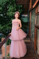 Phong cách thời trang tiểu thư điệu đà của Hòa Minzy