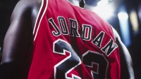 Mỹ: Bán đấu giá trực tuyến áo thi đấu của huyền thoại bóng rổ Michael Jordan