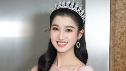 Vẻ đẹp trong sáng và dịu dàng của Á hậu Phương Nhi