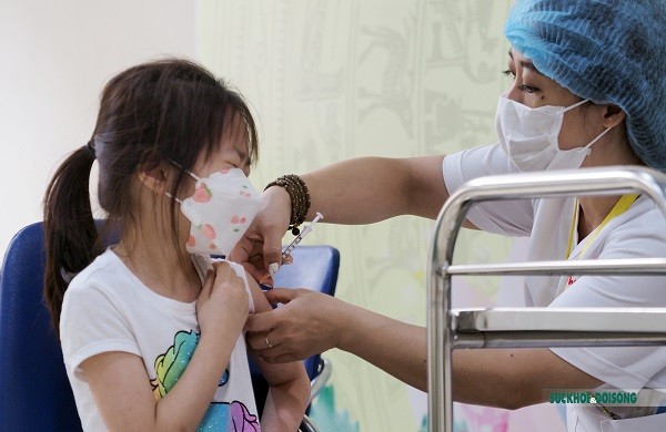 Các địa phương cần tiếp tục đẩy mạnh tiến độ triển khai tiêm chủng vaccine phòng Covid-19. (Nguồn: SK&ĐS)