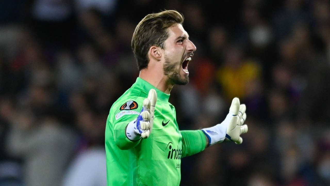 Chuyển nhượng cầu thủ Ngoại hạng Anh ngày 24/8: Villarreal đàm phán Cavani, MU cần bổ sung thủ môn;