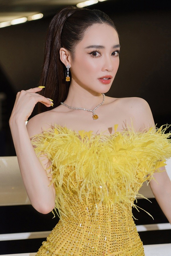 Những hình ảnh đẹp của cặp đôi Nhã Phương - Trường Giang trên thảm đỏ