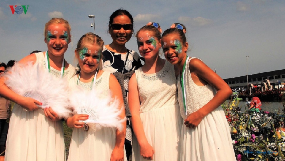 vi sao tre em ha lan lai hanh phuc nhat the gioi