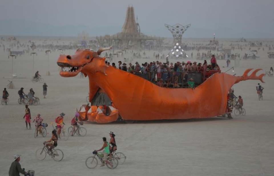 burning man noi hoi tu cua nhung tam hon hoang dai