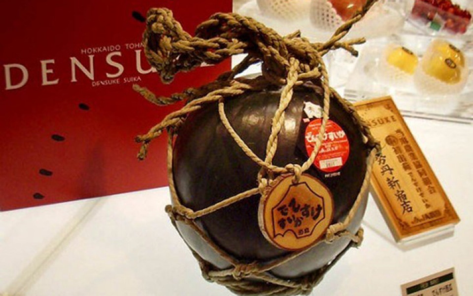 sung sot truoc nhung loai trai cay sieu dat do o nhat ban