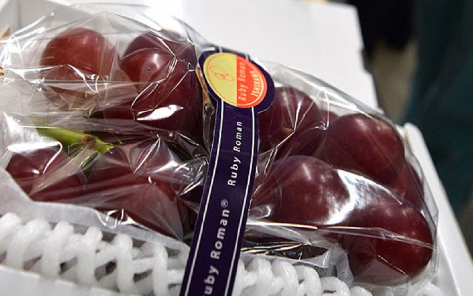 sung sot truoc nhung loai trai cay sieu dat do o nhat ban