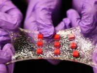 who tranh beo phi tre duoi 1 tuoi khong nen tiep xuc voi thiet bi dien tu