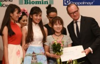 trao giai cuoc thi viet doanh nhan thuong ton phap luat