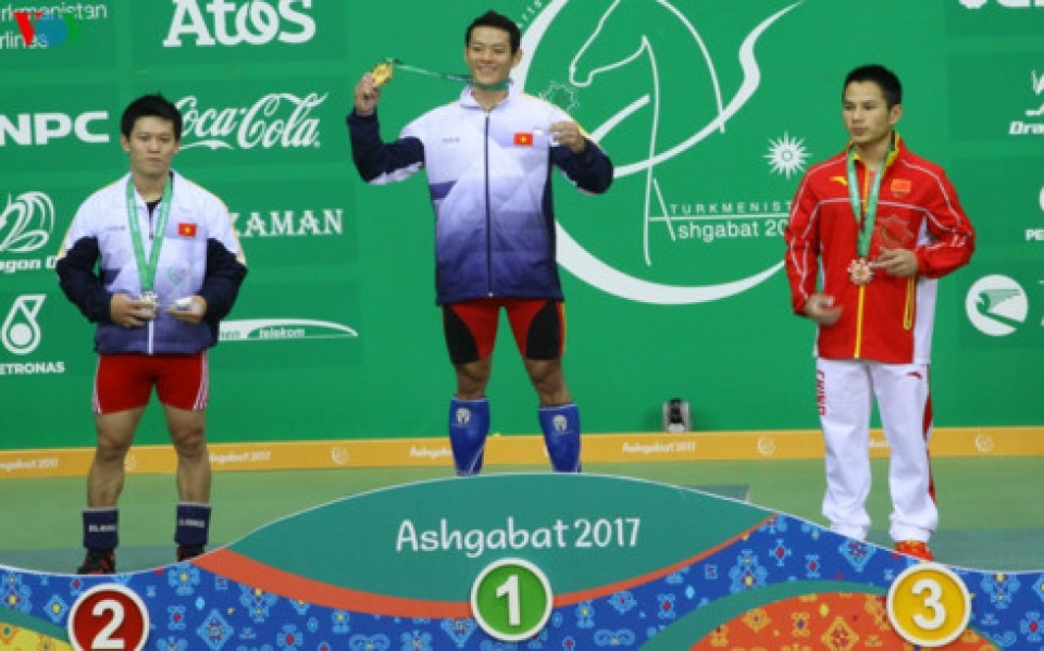 thach kim tuan vuot qua chinh minh truoc moi nghi toi huy chuong vang