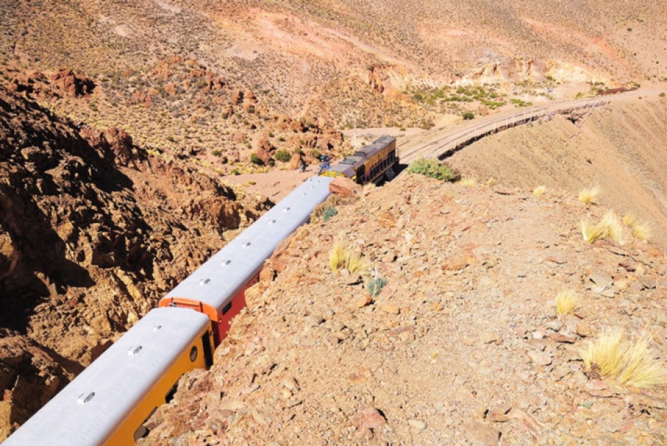 tuyen tau hoa thong nhat lot top tuyen duong sat dep nhat the gioi