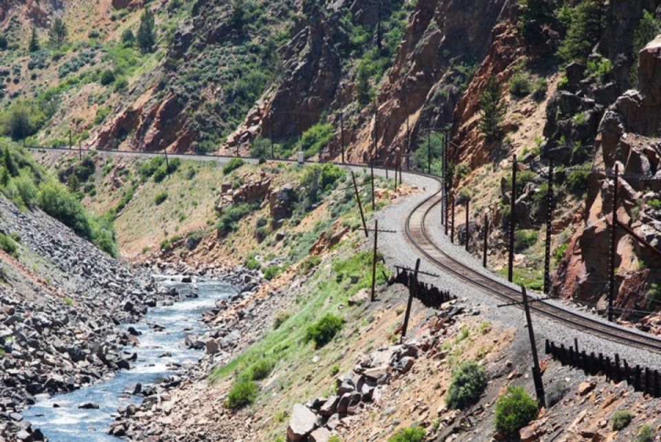 tuyen tau hoa thong nhat lot top tuyen duong sat dep nhat the gioi