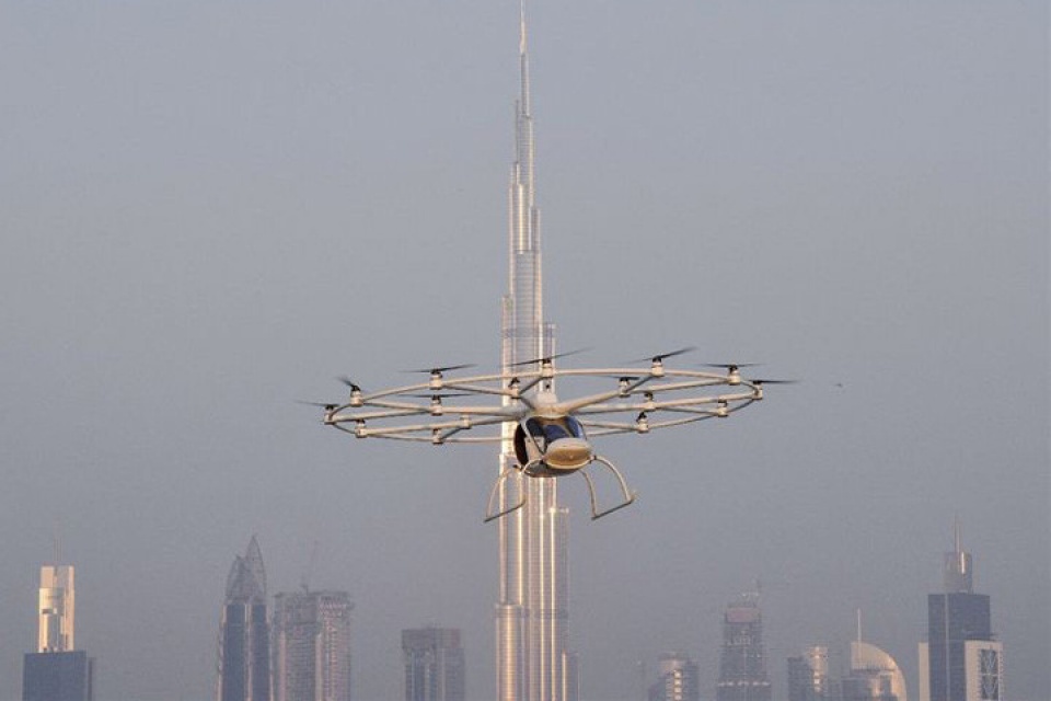 dubai co taxi bay dau tien tren the gioi