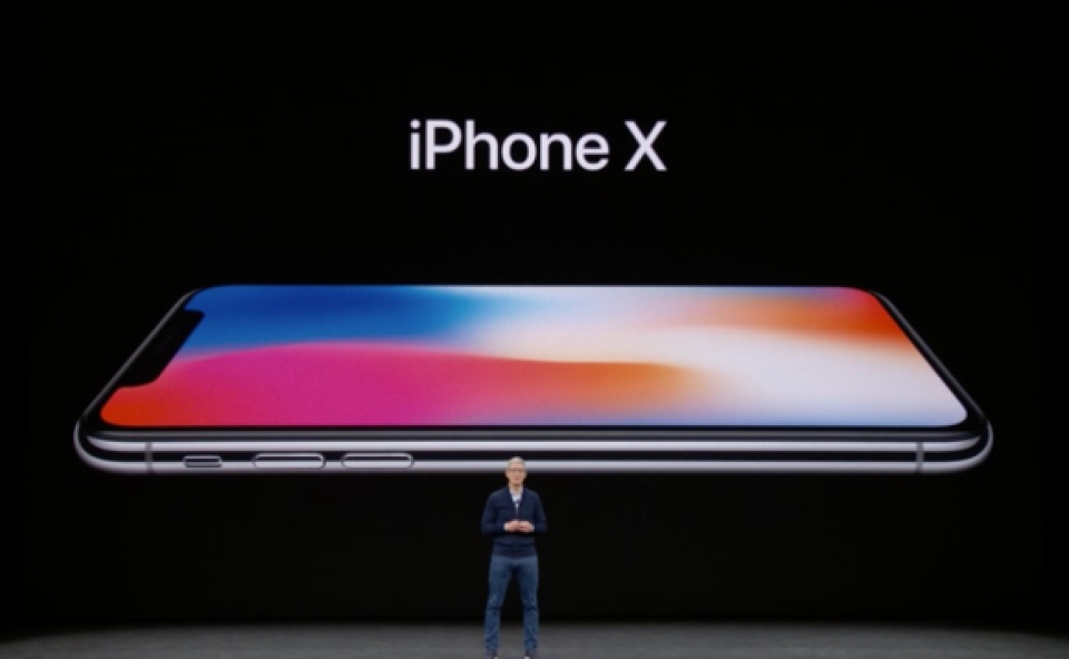 lo nguyen nhan khien iphone x cham tre ngay mo ban