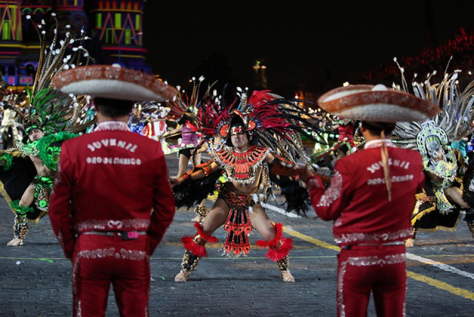 nga hoanh trang le hoi quan nhac lon nhat the gioi