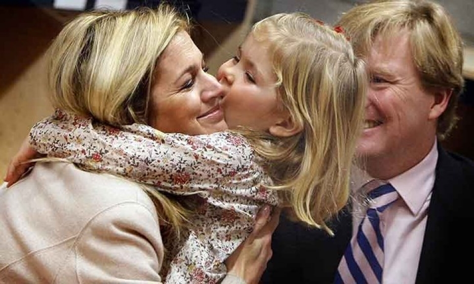 hinh anh dang yeu cua cac hoang tu va cong chua trong ngay dau di hoc